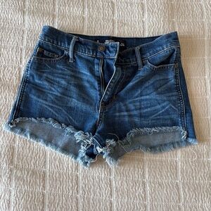 Hollister Short Short Highrise Jean Shorts Size 0 W24 Inseam 2in